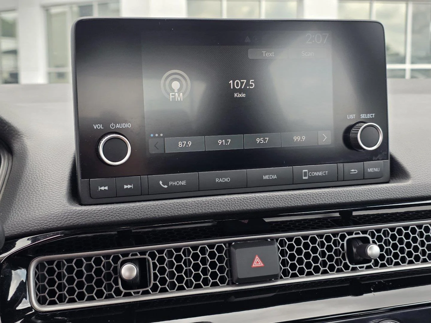 Used 2025  Honda LX image 14