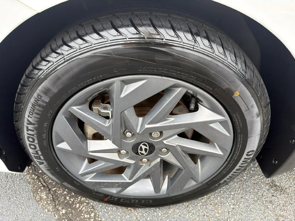Used 2024 White Hyundai SEL image 11