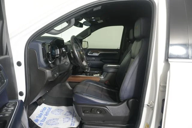 Used 2022 Iridescent Pearl Tricoat Chevrolet High Country image 30