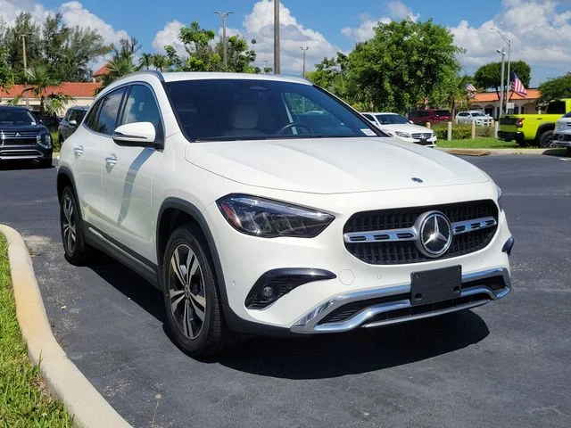 Used 2025 White Mercedes-Benz GLA 250 image 3