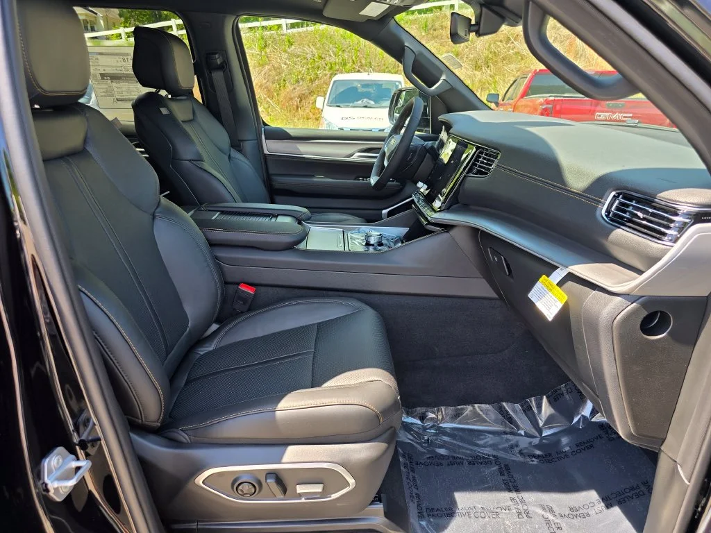 New 2026 Black Jeep  image 27