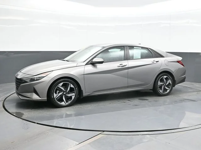 Used 2023 Silver Hyundai SEL image 5