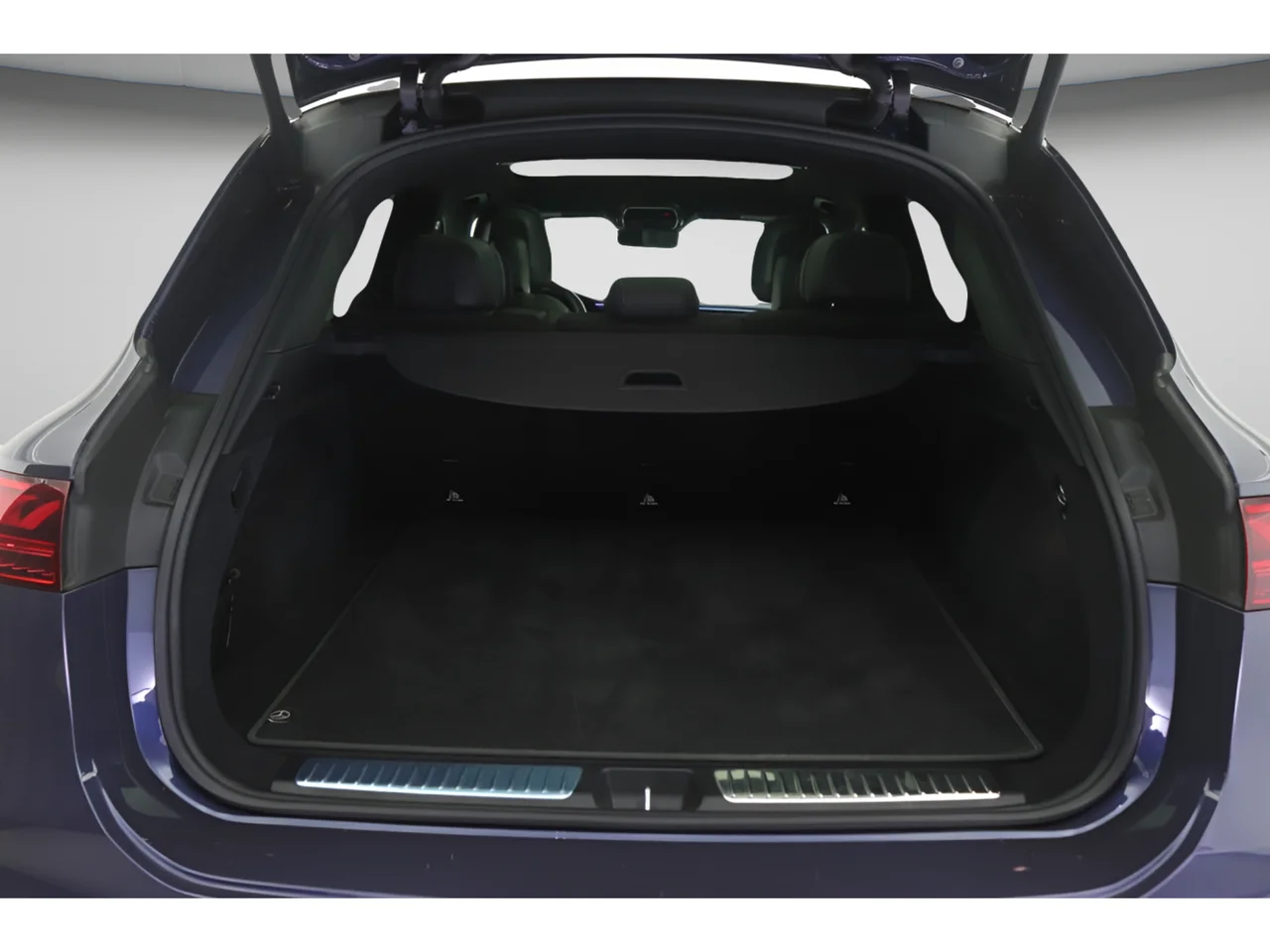 Certified Used 2023 Blue Mercedes-Benz 580 4MATIC® Premium Trim image 24