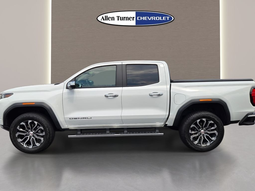 Used 2024 White GMC Denali image 10
