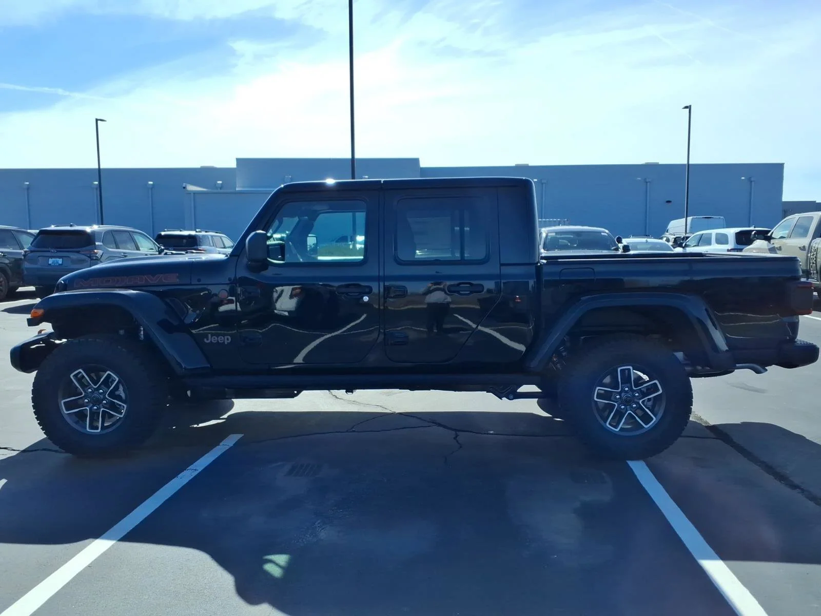 New 2026 Black Clear-Coat Exterior Paint Jeep Mojave image 3