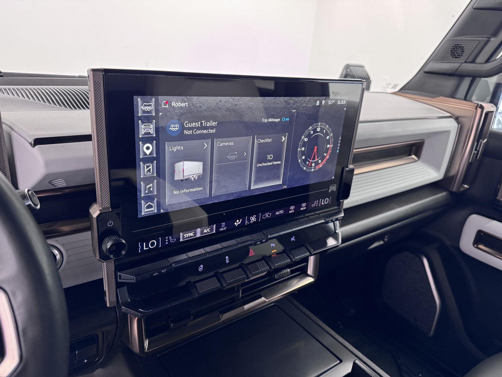 2024 GMC HUMMER EV 2X - Photo 37