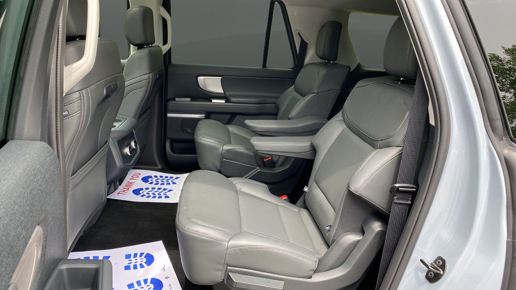 New 2026 Glacier Gray Metallic Tri-Coat Ford Active image 23