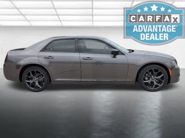 2023 Chrysler 300 Touring - Photo 29