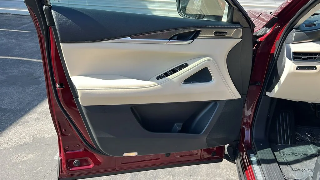 Certified Used 2025 Deep Bordeaux INFINITI LUXE image 13