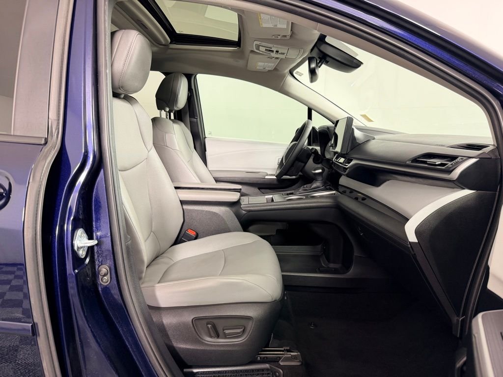 Certified Used 2025  Toyota XLE image 30