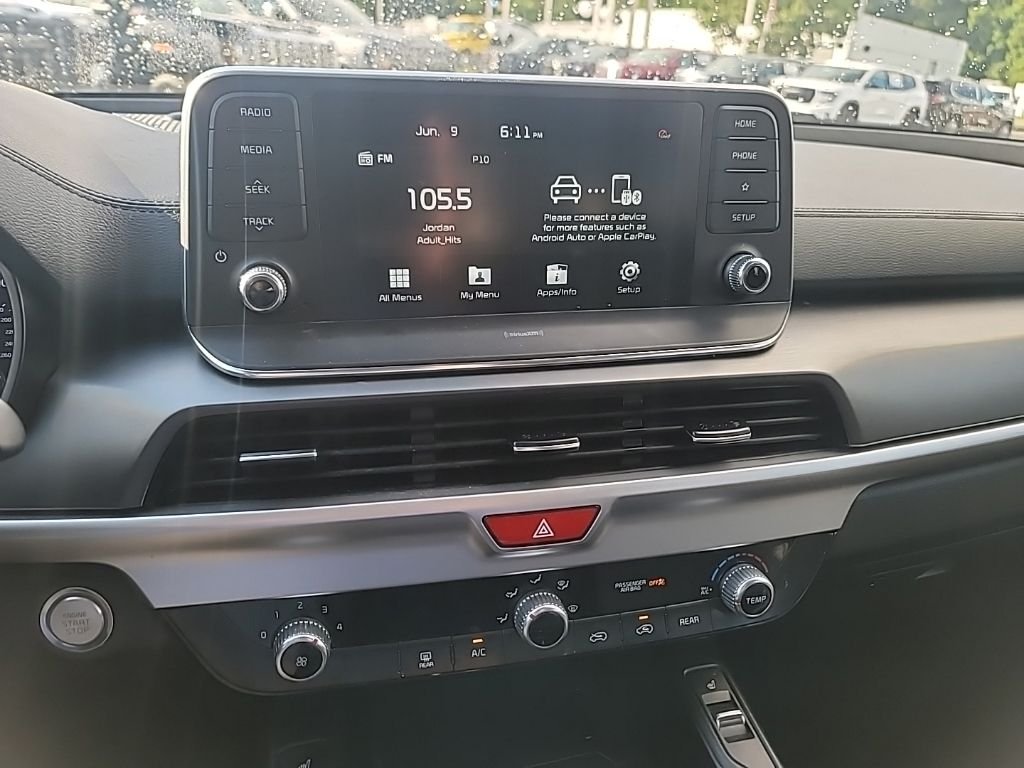 Used 2021 Silver Kia S image 17