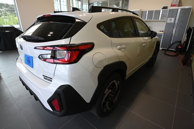 New 2026 CRYSTAL WHITE PEARL Subaru Limited Hybrid image 13