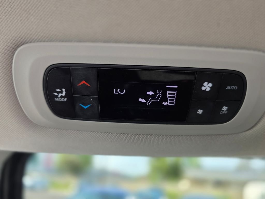 2023 Chrysler Pacifica Touring L - Photo 20