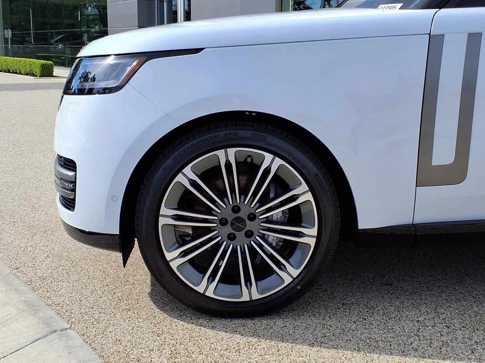 New 2026 Fuji White Land Rover SE image 6