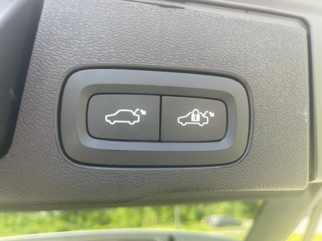 Used 2024 Silver Volvo Core Dark Theme image 15
