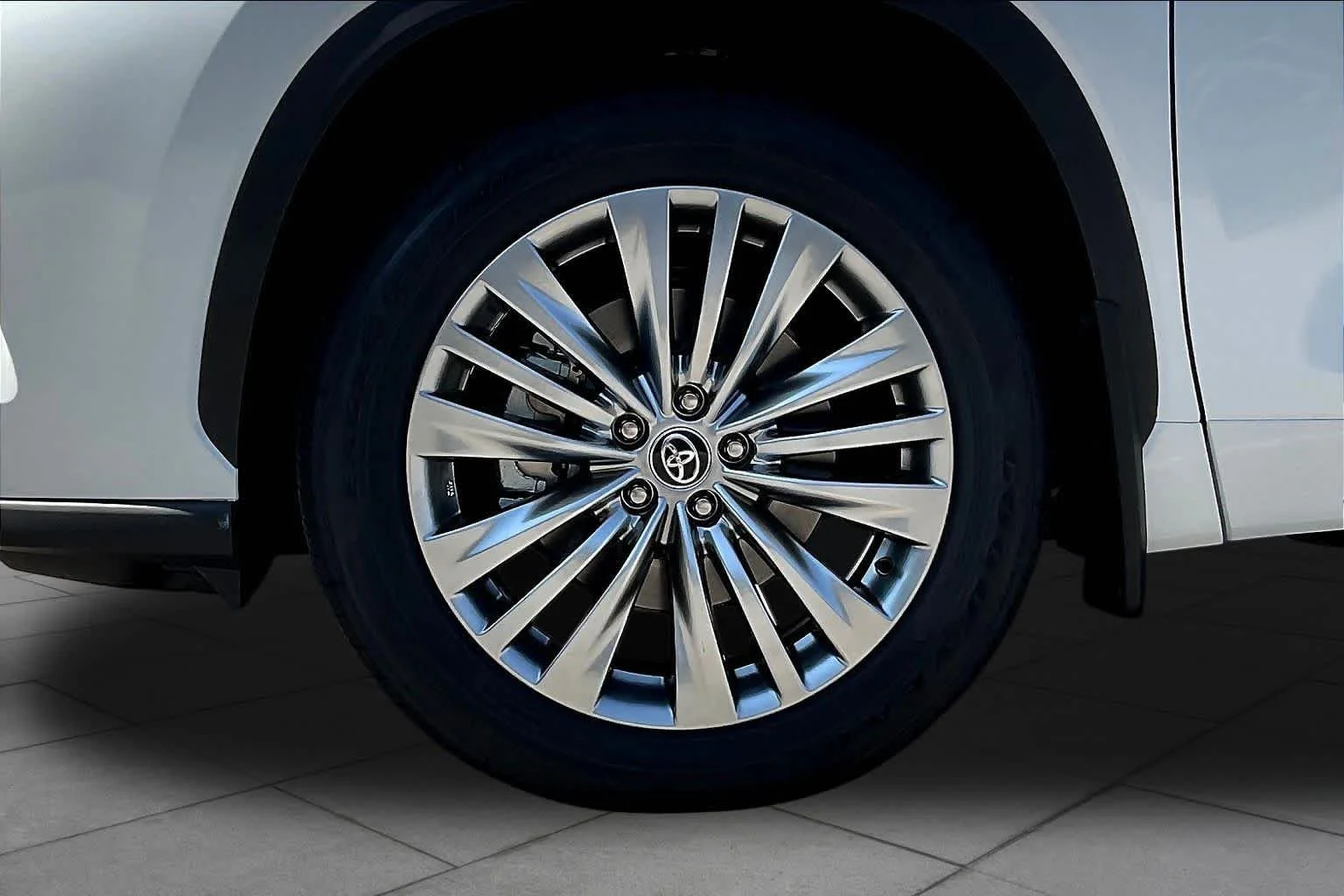 New 2026 Wind Chill Pearl Toyota Platinum image 11
