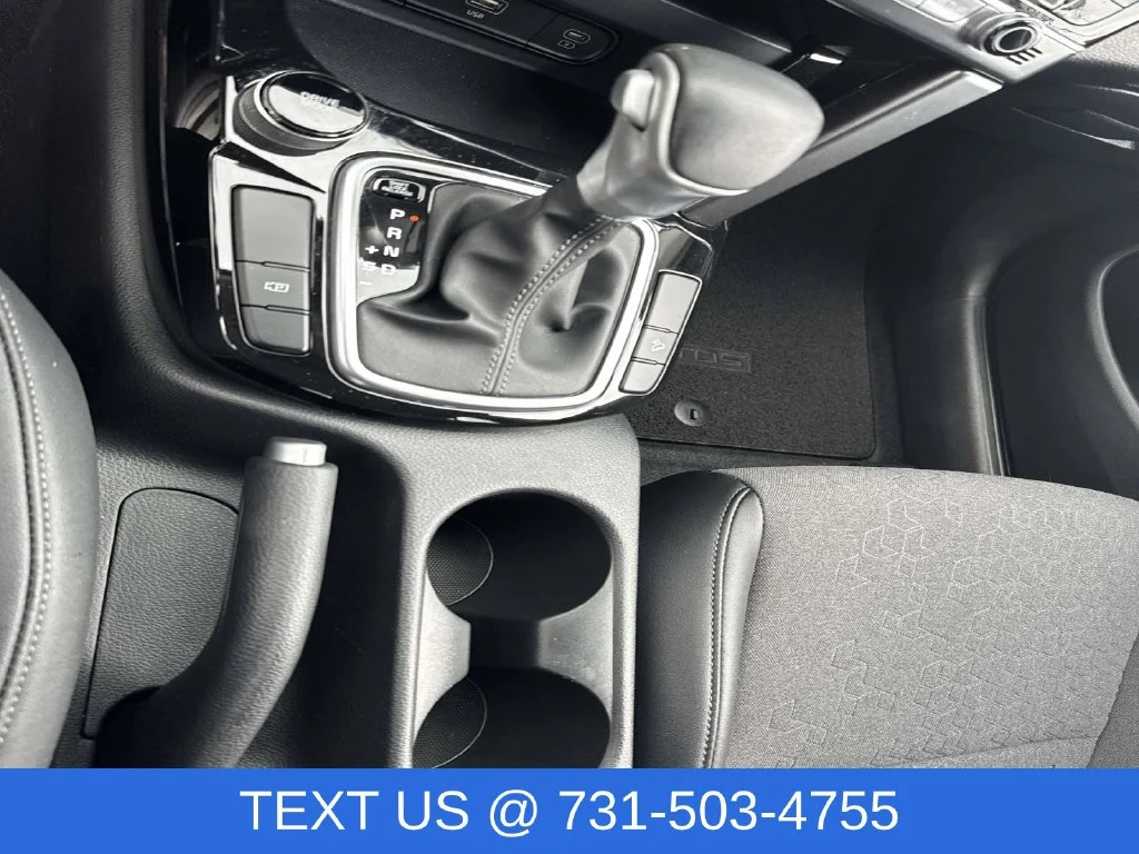 Used 2025 White Kia S image 39