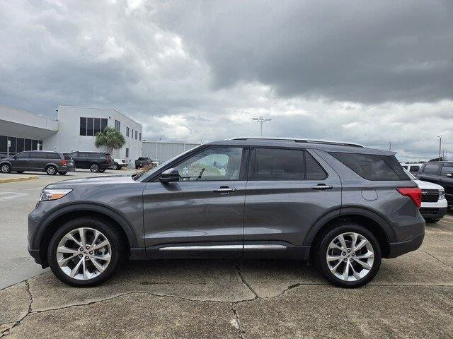 Used 2023 Carbonized Gray Metallic Ford Platinum image 2
