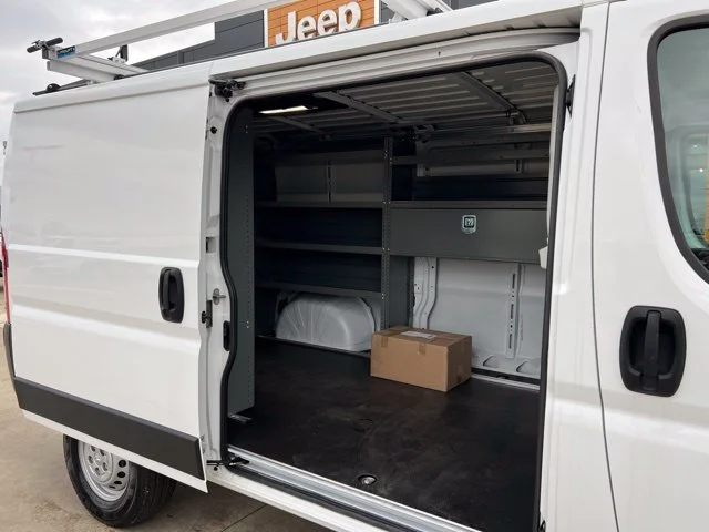 Used 2025 White Ram TRADESMAN image 27
