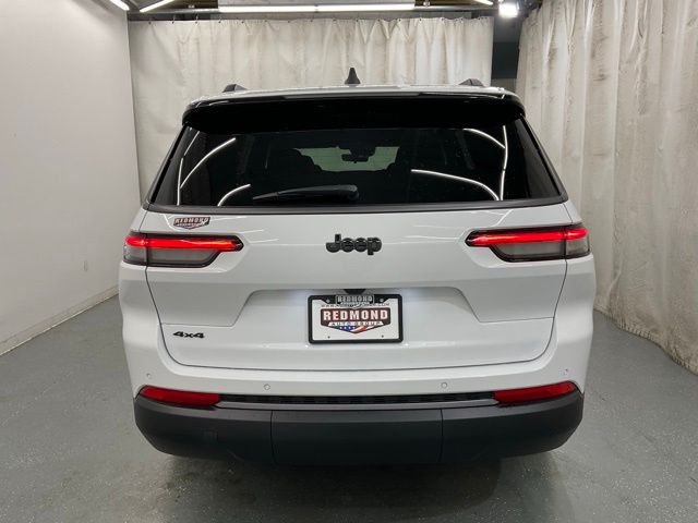 New 2026 Bright White Clear-Coat Exterior Paint Jeep Altitude image 6