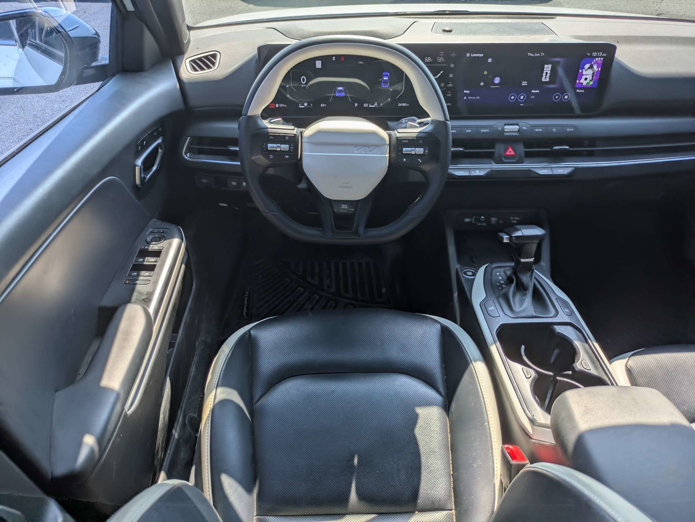 Used 2025 White Kia GT-Line image 11