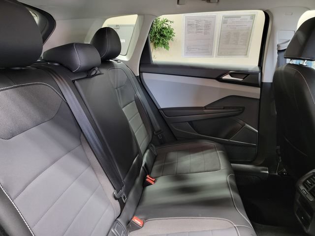 Used 2023 Gray Volkswagen 1.5T SE image 15