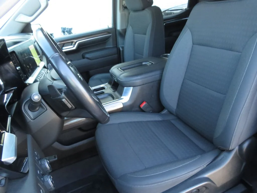 Used 2022 Red Chevrolet RST image 18