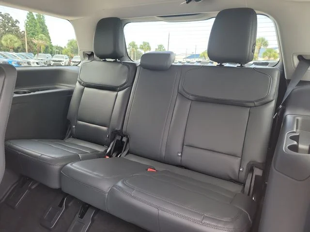 New 2027 Gray Metallic Ford Active image 17
