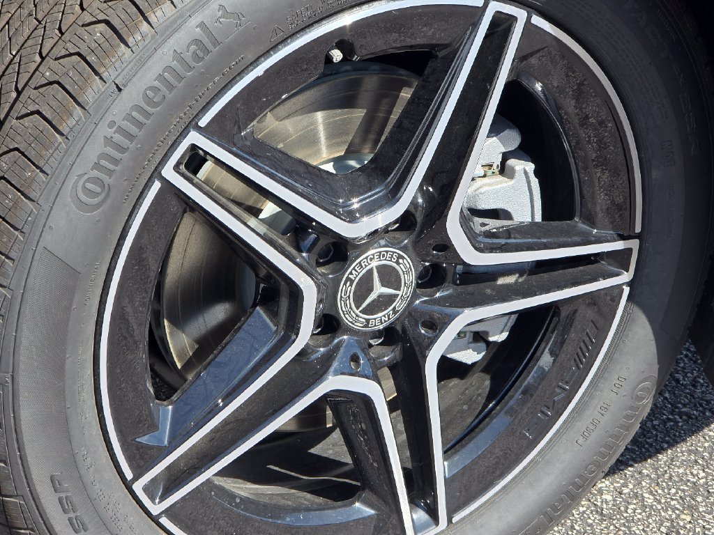 New 2026 Night Black Mercedes-Benz GLB 250 image 21