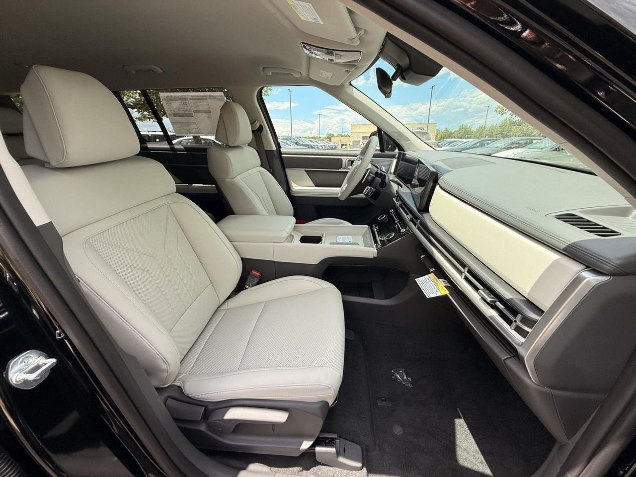 New 2026 Phantom Black Hyundai SEL AWD image 18