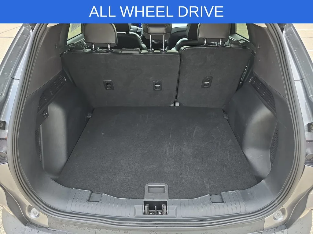Certified Used 2024  Ford Platinum image 27