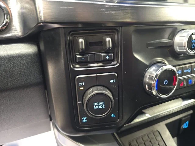 Certified Used 2025 Oxford White Ford Lariat image 26
