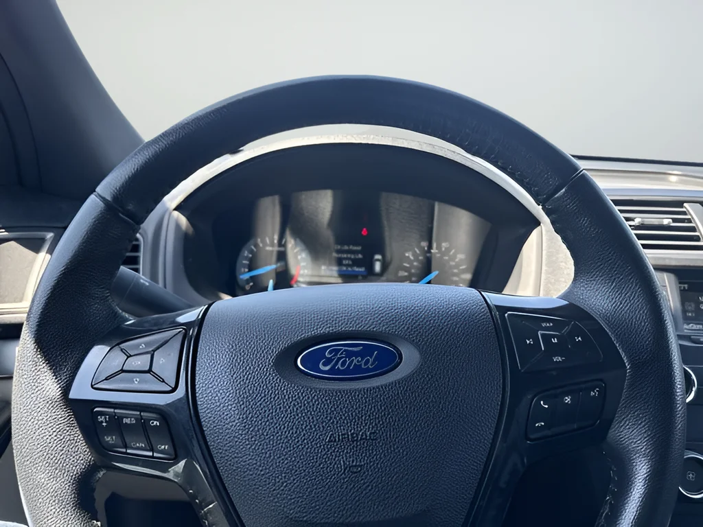 Used 2018 Red Ford XLT image 13