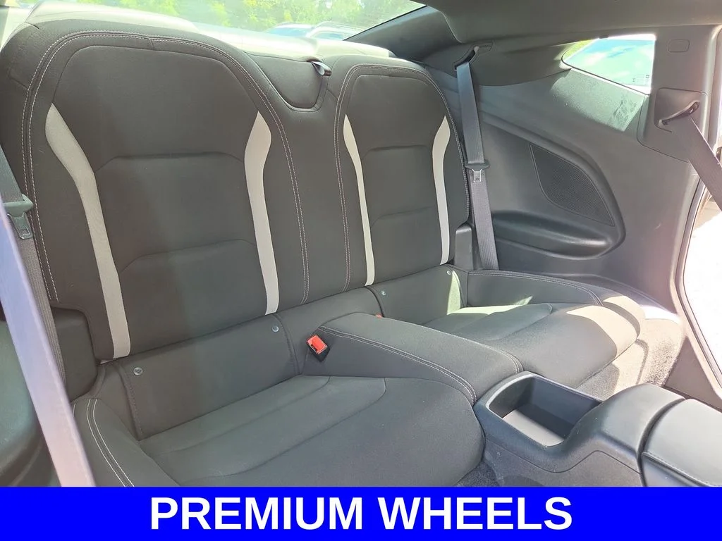 Used 2018 White Chevrolet 1LT image 9