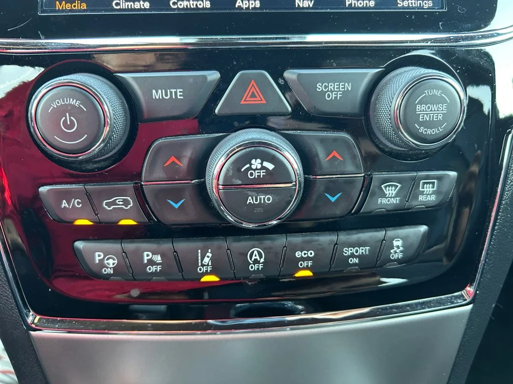 Used 2019 Blue Jeep Limited image 30