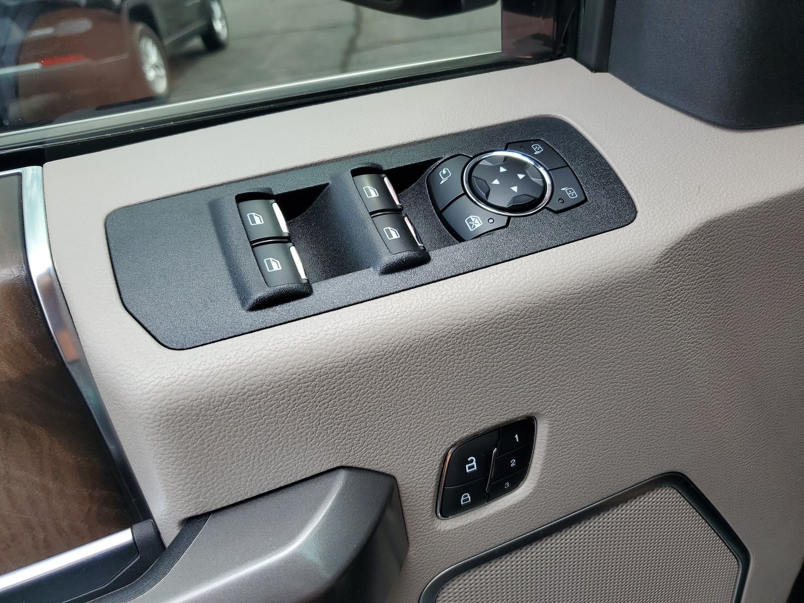 Used 2019 Black Ford Limited image 29