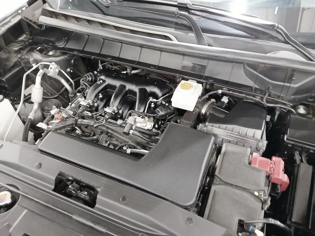 Used 2025 Gray Nissan Platinum image 34