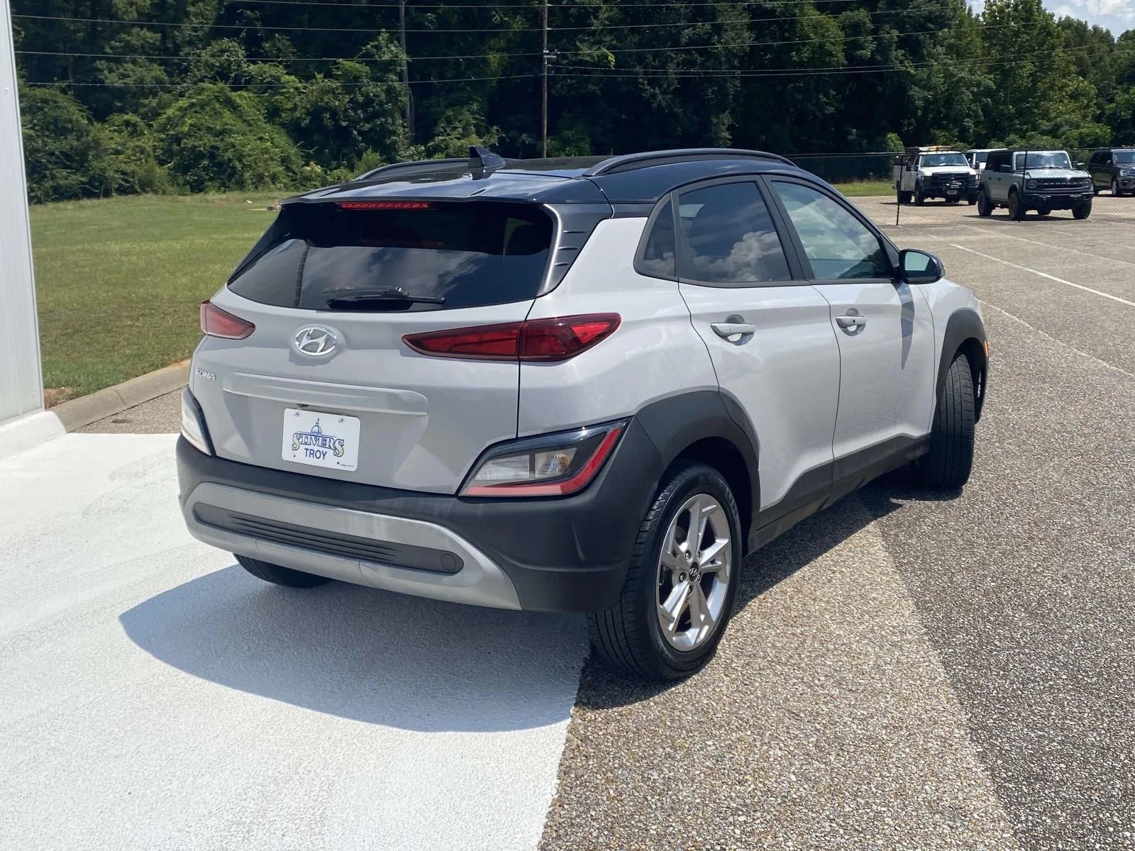 Used 2023 Silver Hyundai SEL image 7