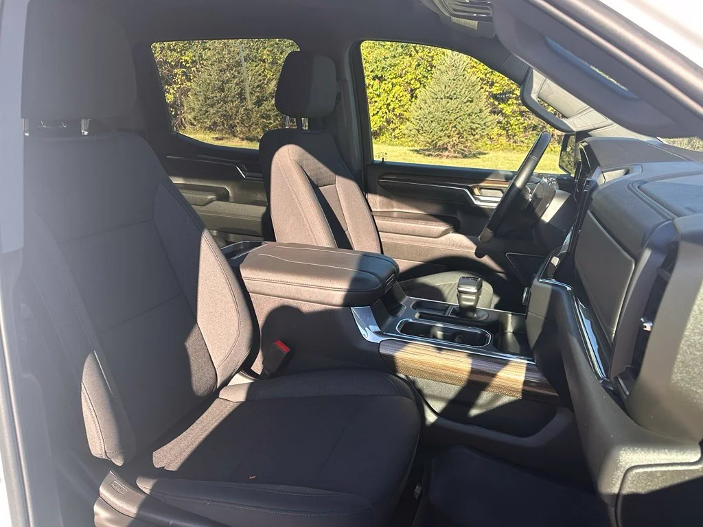Used 2024 Summit White Chevrolet LT Trail Boss image 20