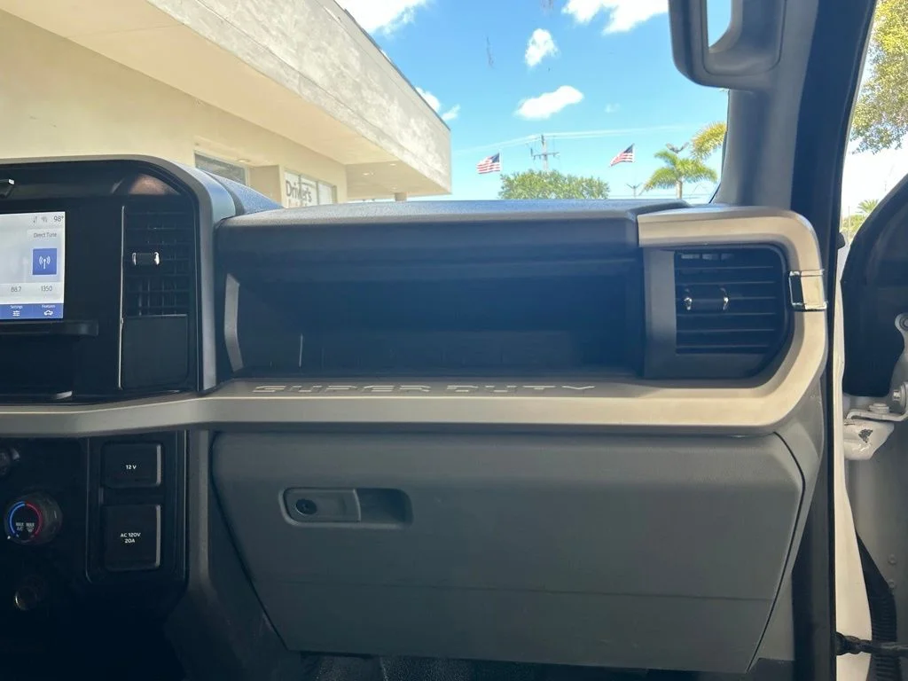 Used 2025 White Ford XL image 24