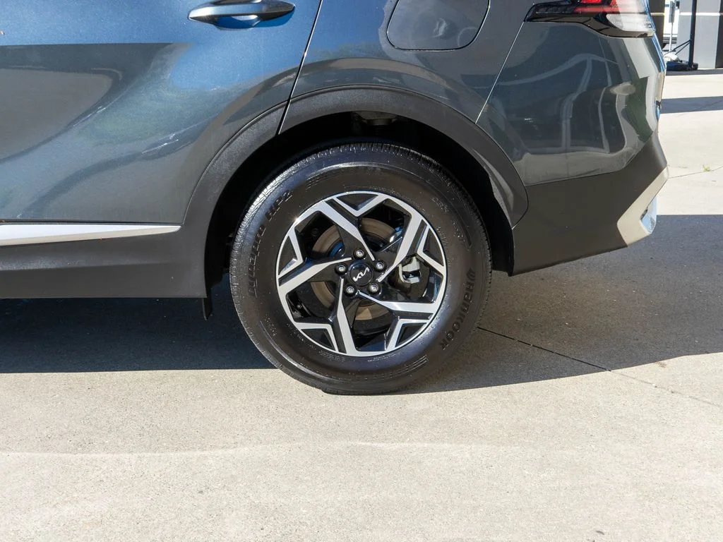 Certified Used 2025 Gray Kia LX image 28