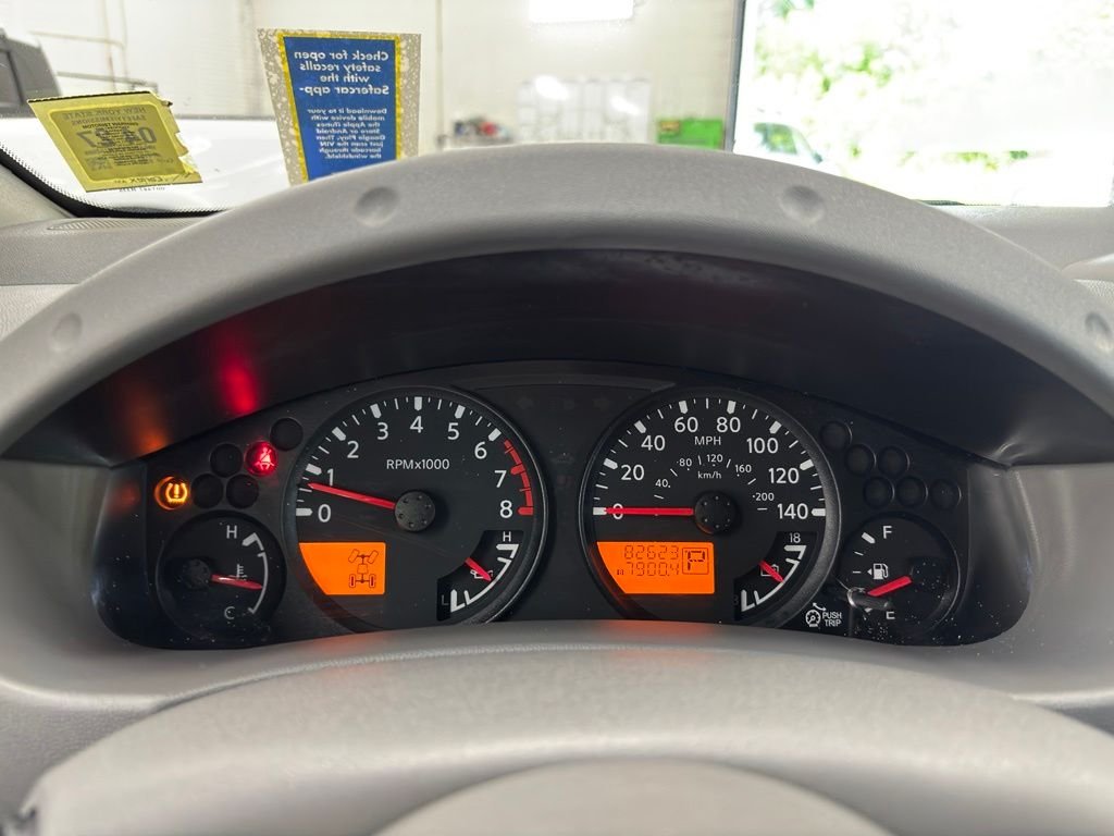 Used 2014 Silver Nissan SV image 24