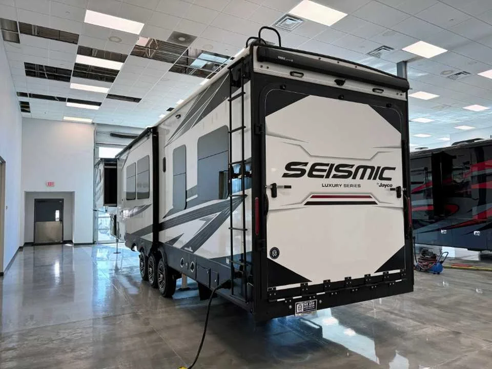 Used 2024 WHITE JAYCO  image 49
