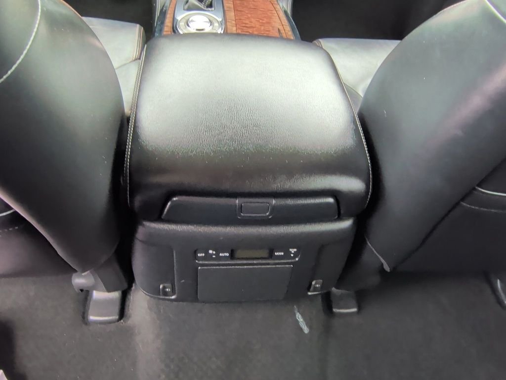 Used 2019 Super Black Nissan SL image 37
