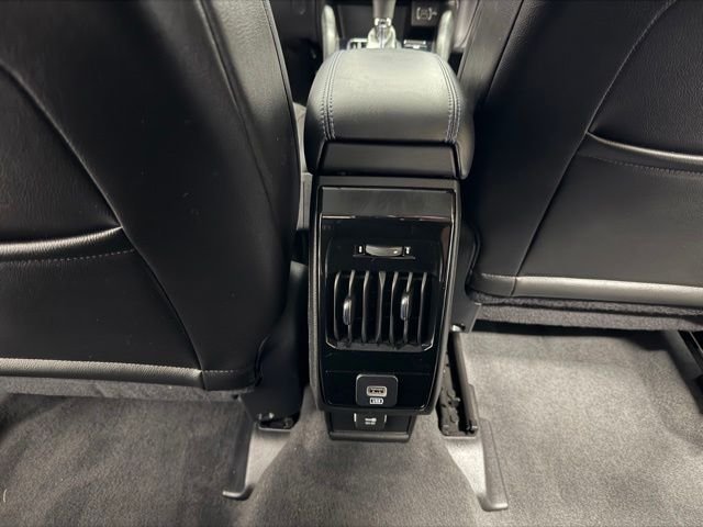 Used 2022 Velvet Jeep Latitude image 32