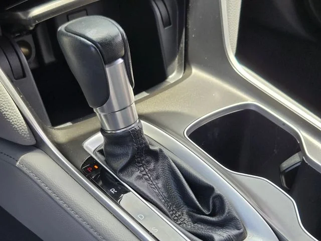 Used 2019 Silver Honda EX-L image 34