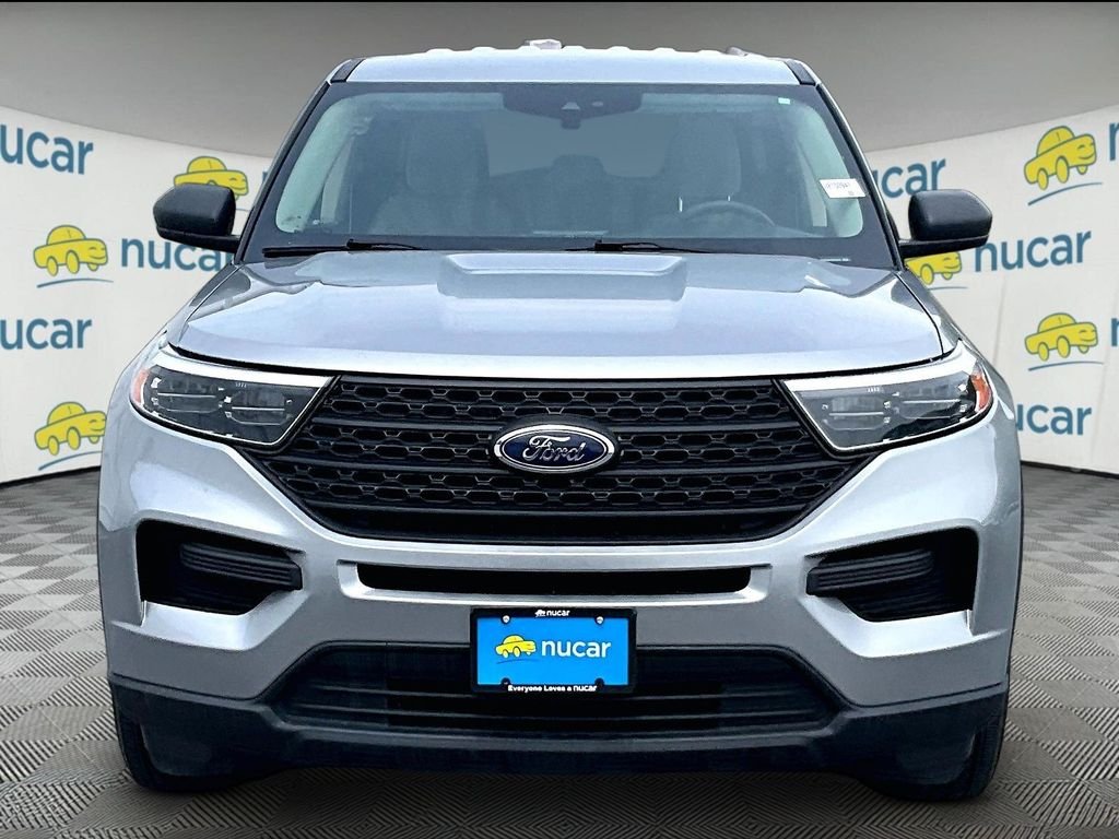 Used 2022 Silver Metallic Ford Base image 2