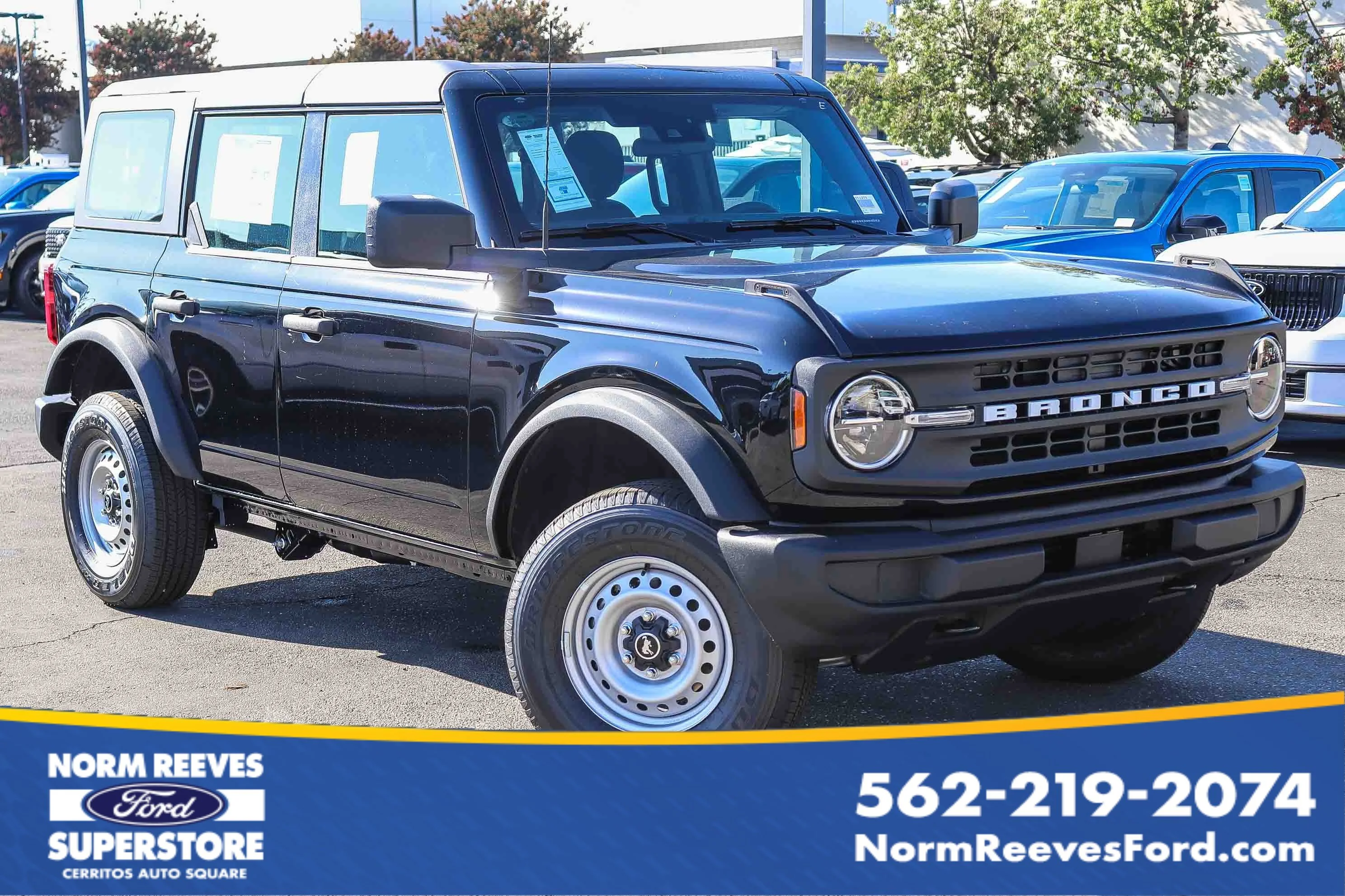 2025 Ford Bronco Base 4x4's photo