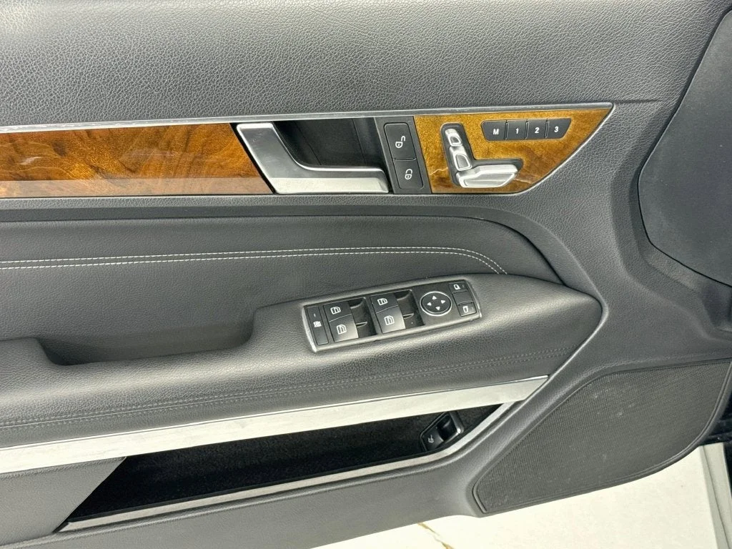 Used 2015  Mercedes-Benz E 550 image 21