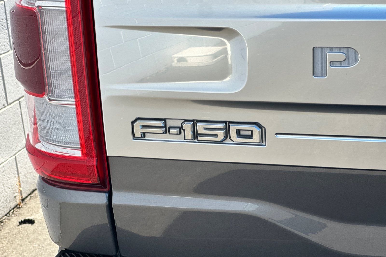 Used 2022 Gray Ford Platinum image 31